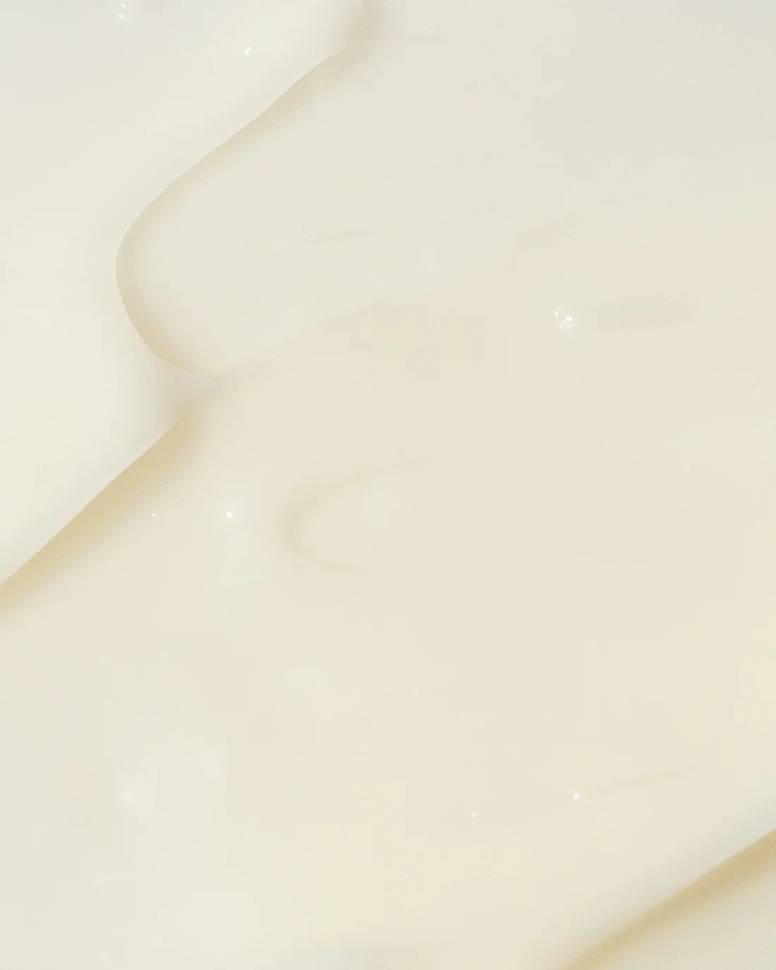 Vivier AHA/BHA Exfoliating Cream pale cream texture