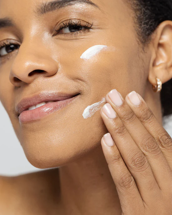 Vivier Retinol 1.0% application on a cheek